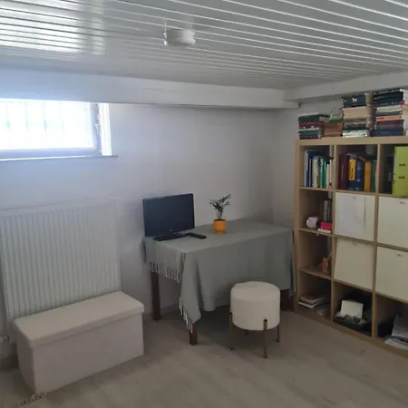 Groundfloor With Terasse And Garden
