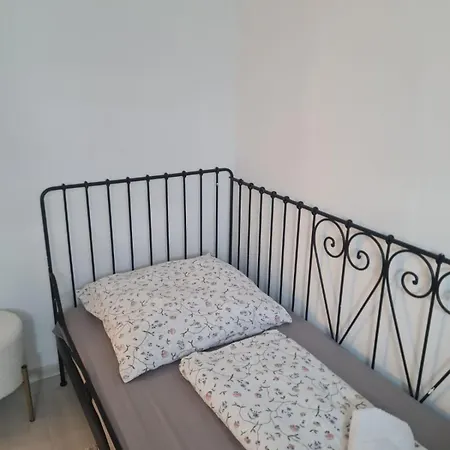 Apartment Groundfloor With Terasse And Garden